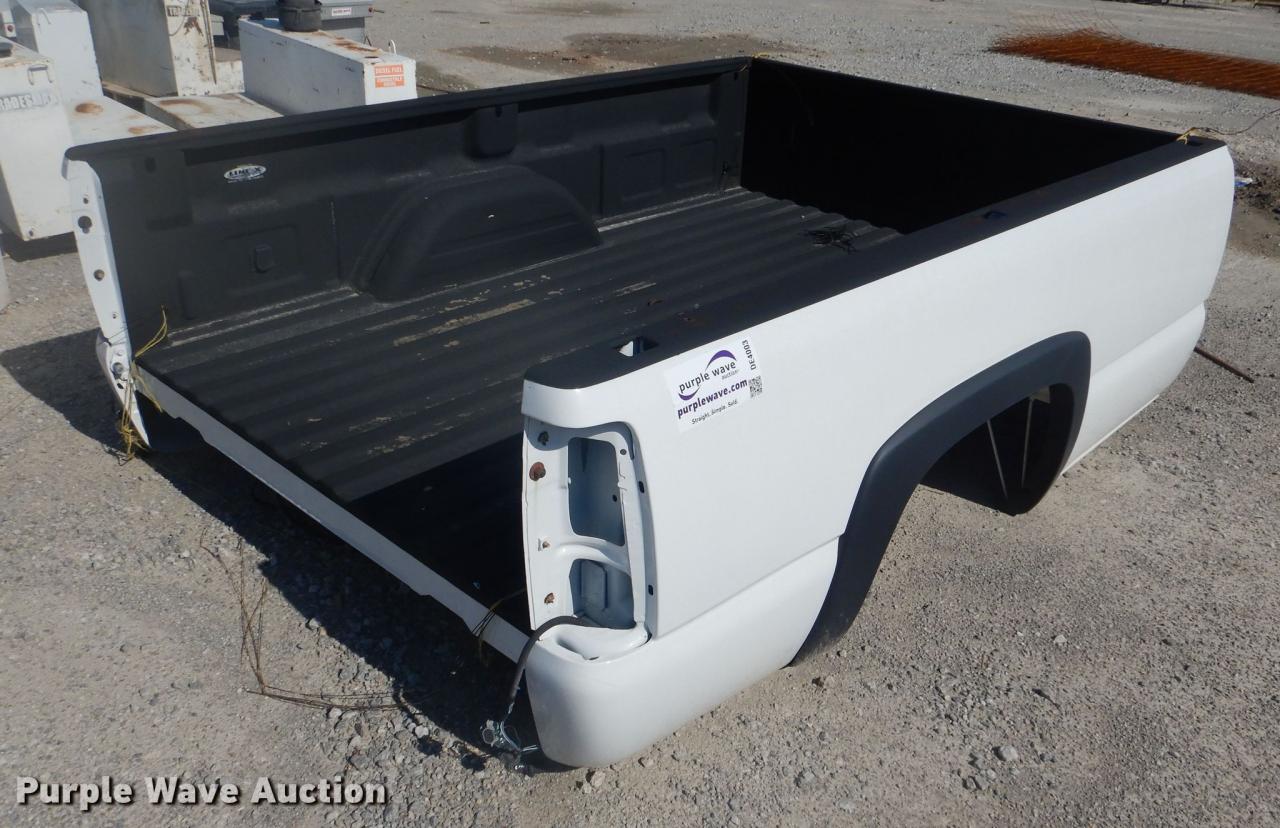 Chevrolet 2500 pickup truck bed in Tulsa, OK Item DE4003 sold