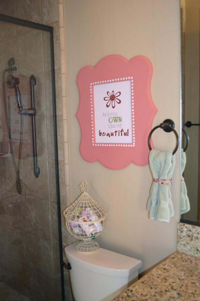 Poppy Seed Projects Darling Bathroom Decor using Shaped Frames