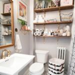 30 Fascinating Simple Apartment Bathroom Decor Ideas HOMYHOMEE