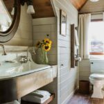 21 farmhouse style bathrooms you will love