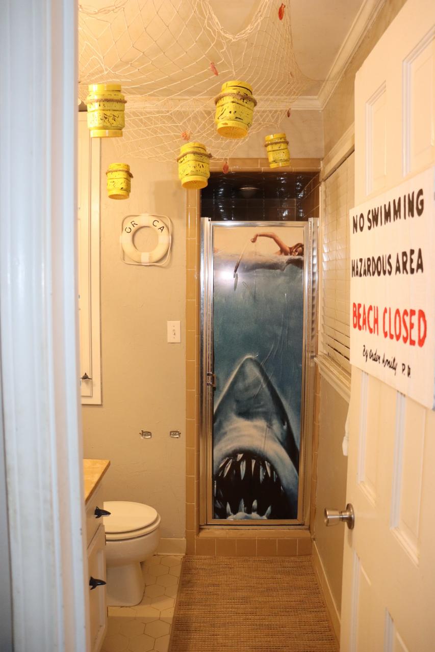 YOU'RE GONNA NEED A BIGGER BOWL FAN CREATES THE ULTIMATE JAWS BATHROOM