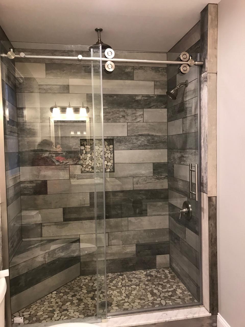 34 Nice Tile Shower Ideas For Your Bathroom HMDCRTN
