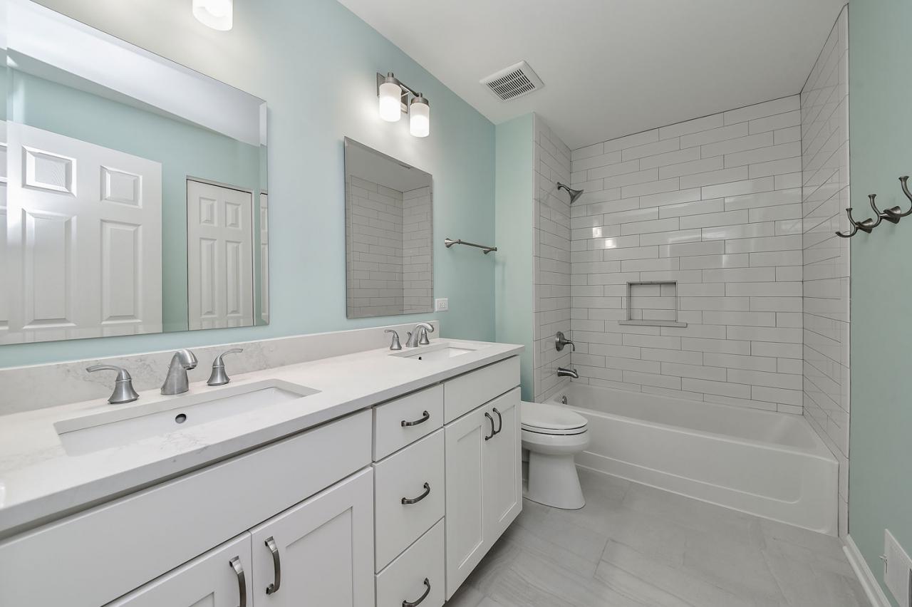 Pete & Mary's Hall Bathroom Remodel Pictures Luxury Home Remodeling