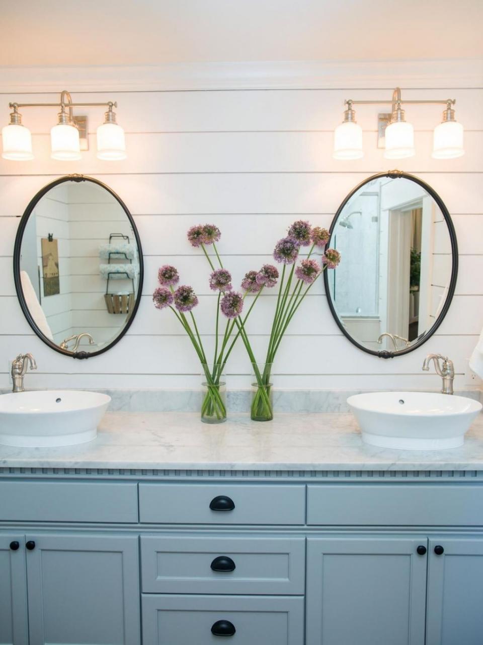 Stunning Bathroom Mirror Decor Ideas 17 PIMPHOMEE