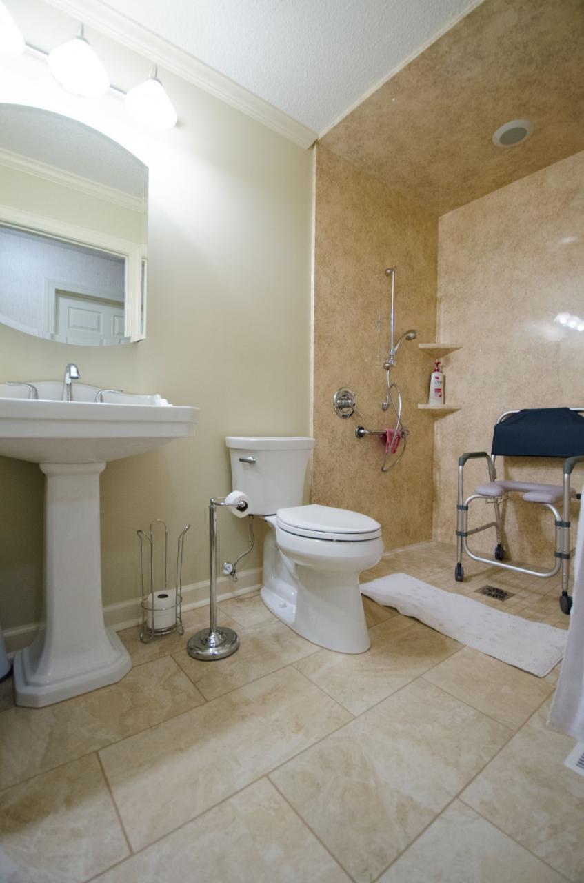 SS305 After0465 Accessible bathroom design, Handicap bathroom