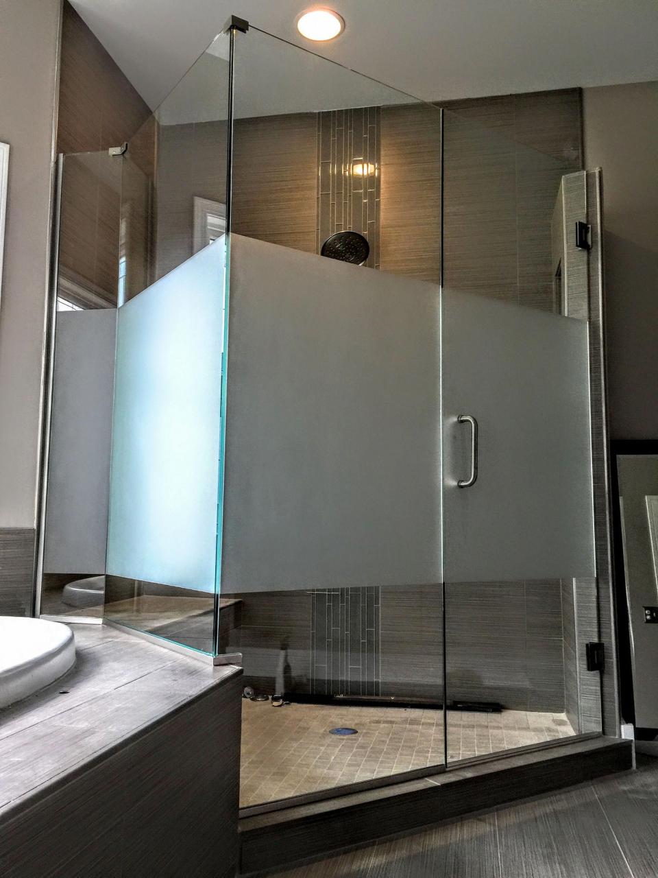 bathroomshower Glass shower, Shower doors, Simple bathroom decor