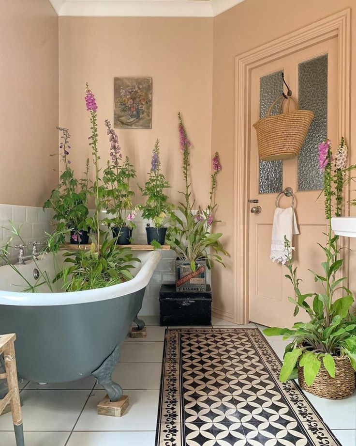 cottagecore bathroom Google Search in 2020 Apartment decor
