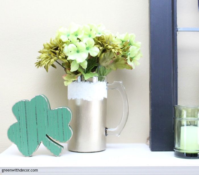 St. Patrick's Day decorating foyer, living room and bathroom Green
