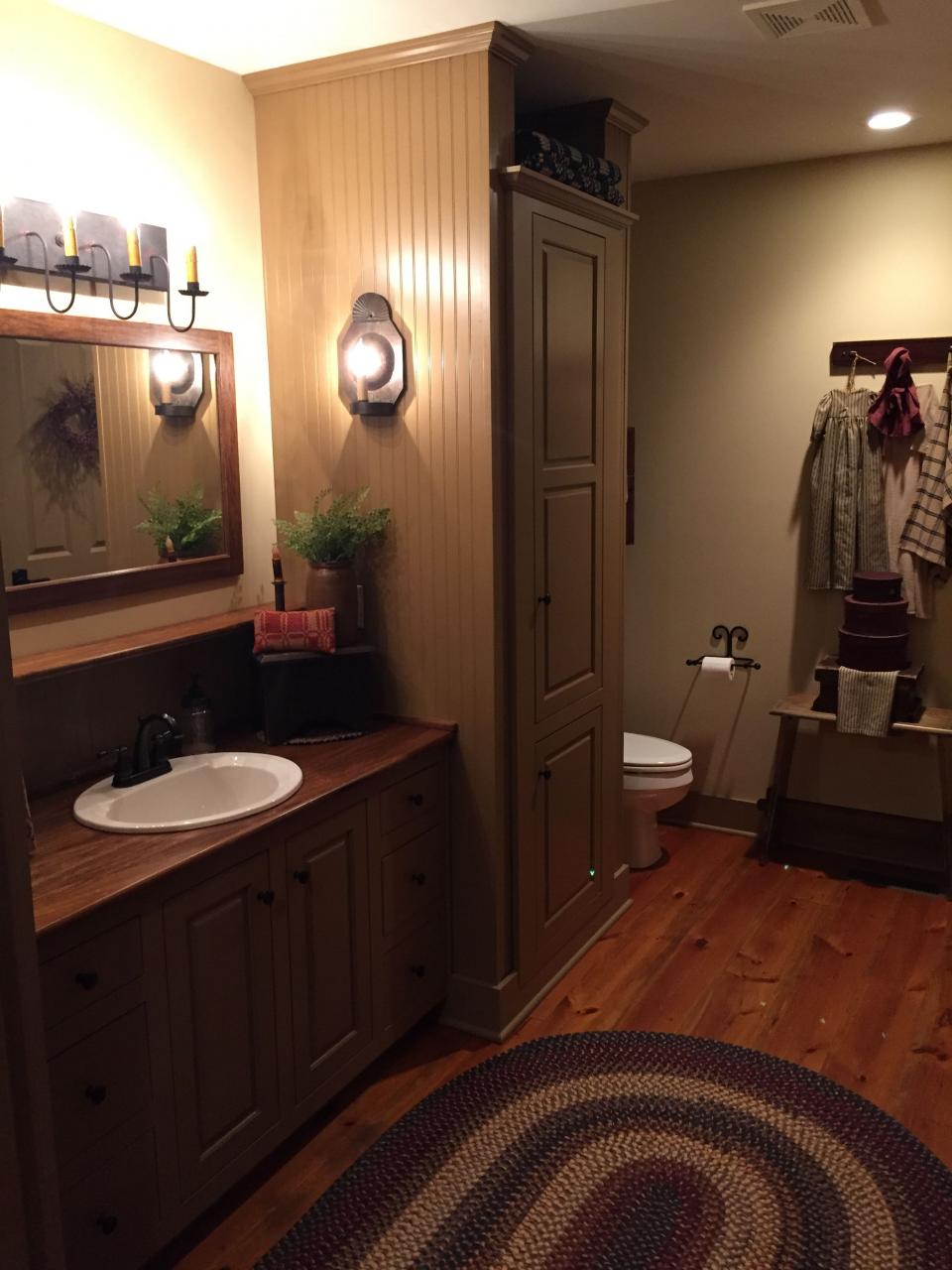 Gail Napier Reeder Primitive bathroom decor, Primitive bathrooms
