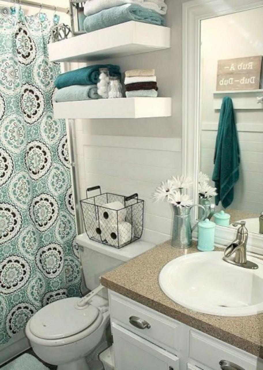 17 Awesome Small Bathroom Decorating Ideas https//www