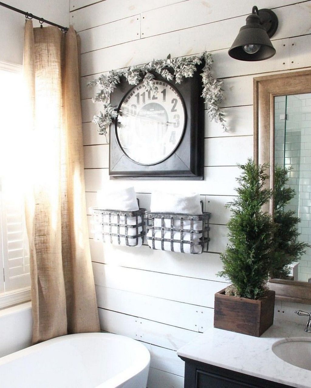 34 Inspiring Christmas Bathroom Decor Ideas Christmas bathroom decor