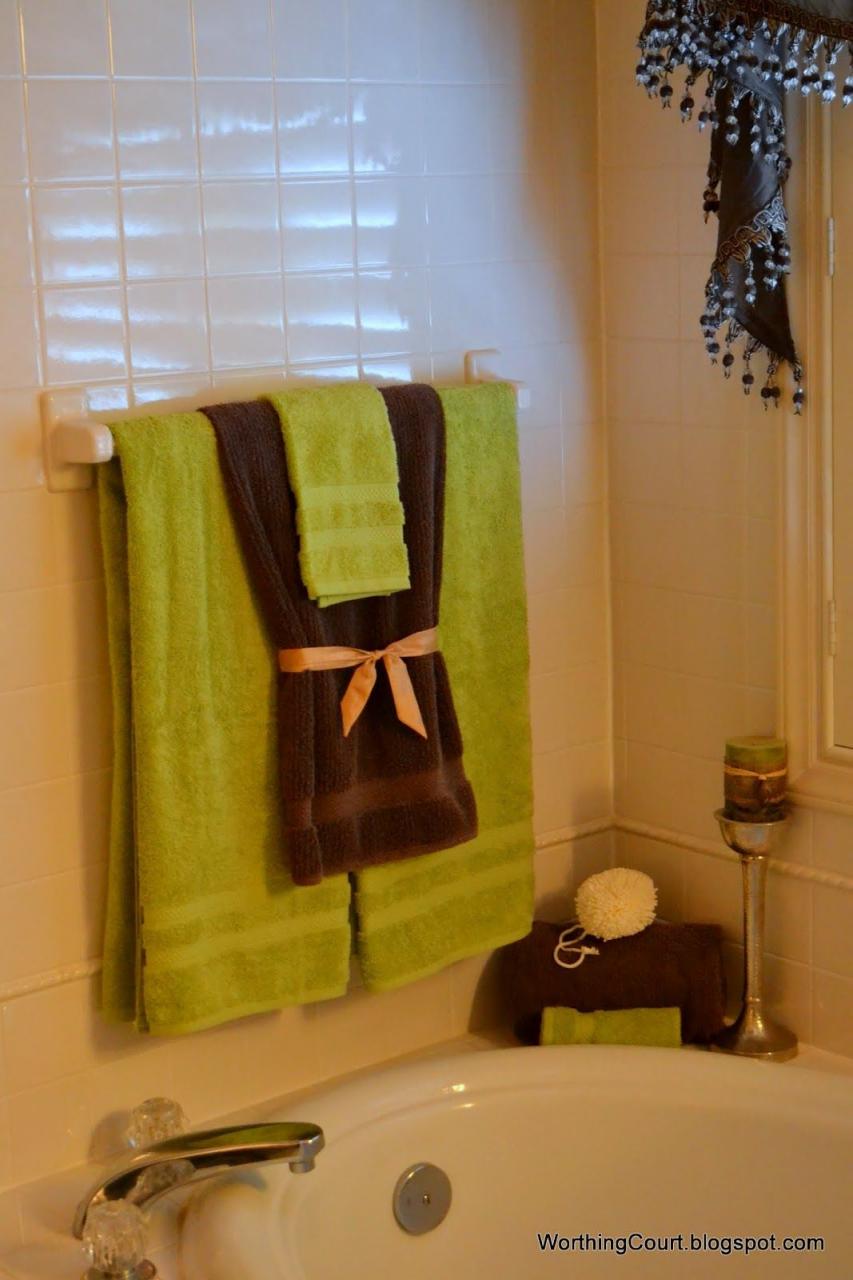 Pin by Kimberly Davis on New house ideas ! Bathroom towel decor