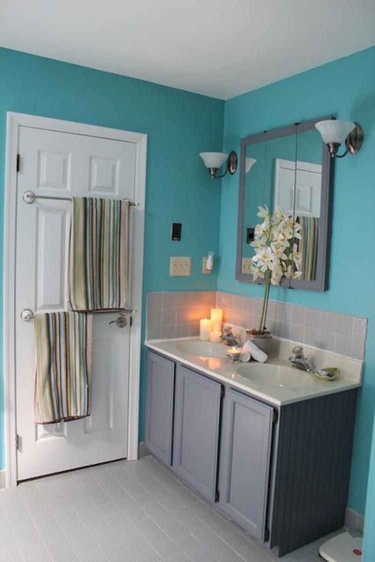 20+ Stunning DIY Painted Mirror Designs Ideas Teal bathroom
