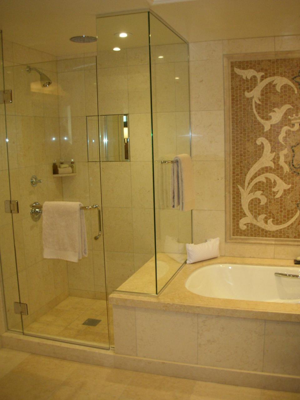Beautiful tub & shower combo Cheap bathroom remodel, Bathroom remodel