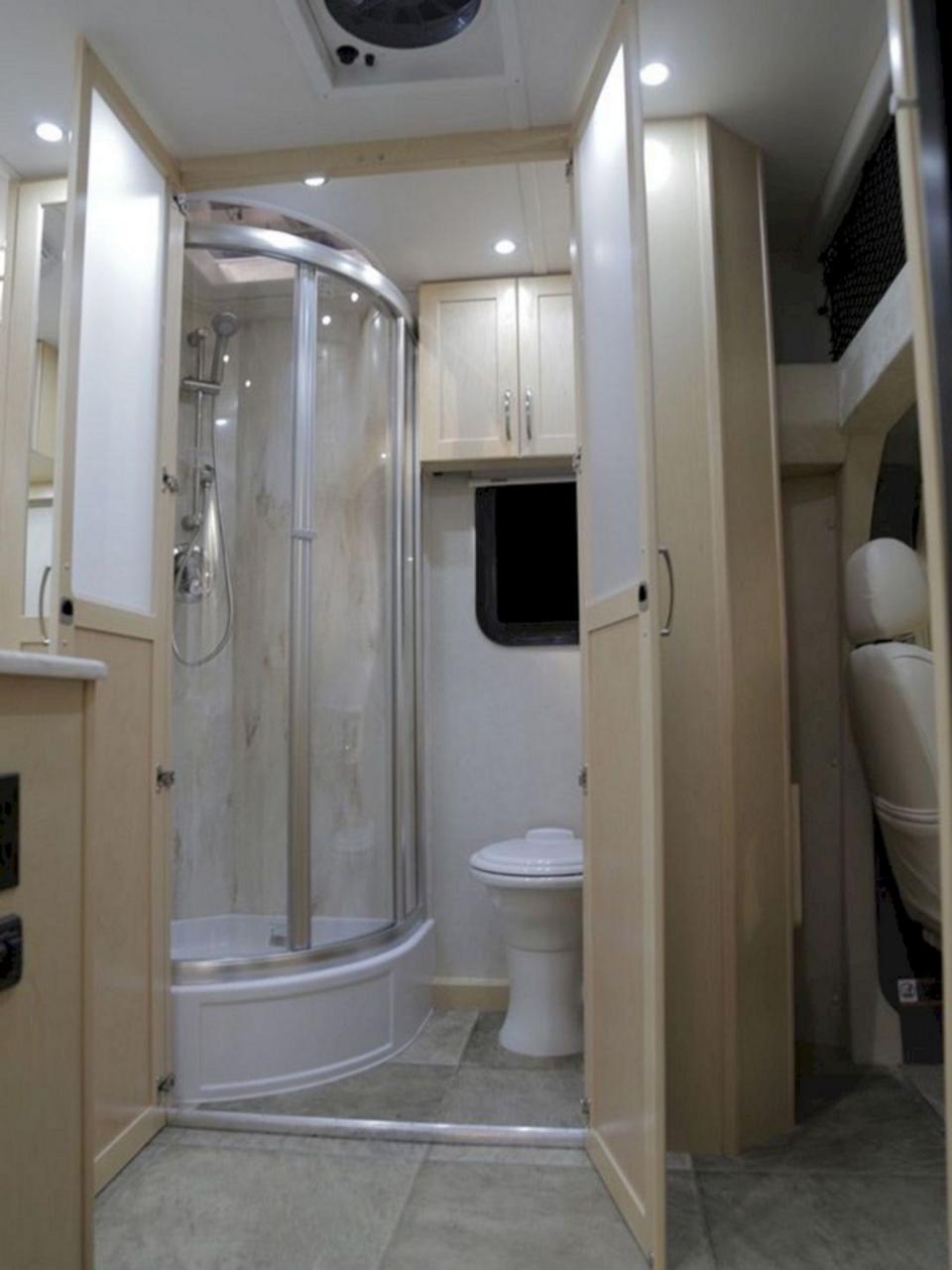 Travel Trailer With Large Bathroom