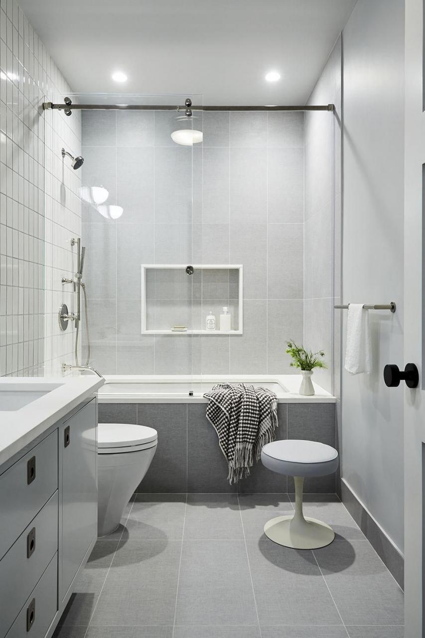 20+ Blue And Grey Small Bathroom DECOOMO