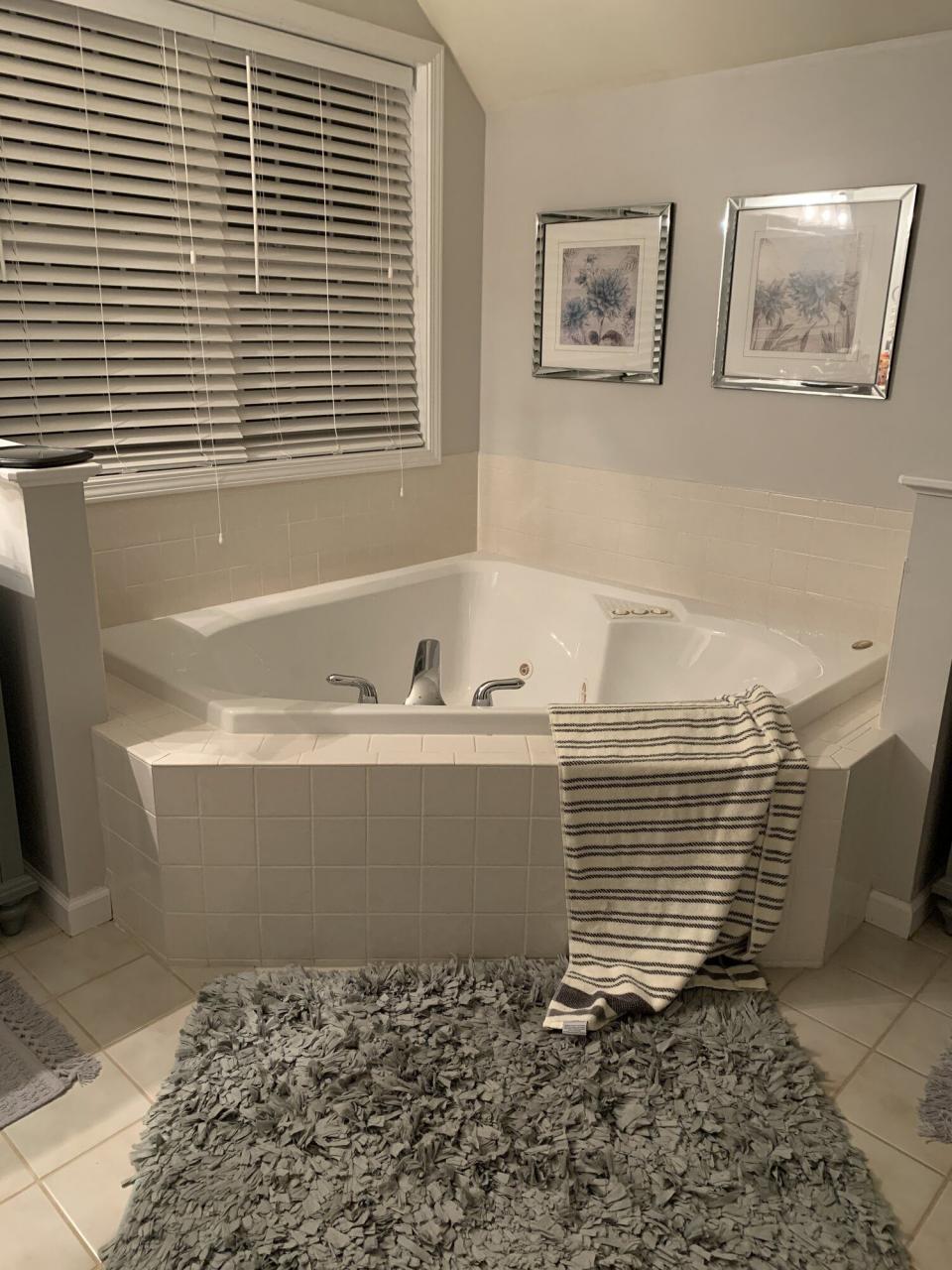 Ideas to Coverup Your Bathtub Surround Bathtub surround, Tile tub