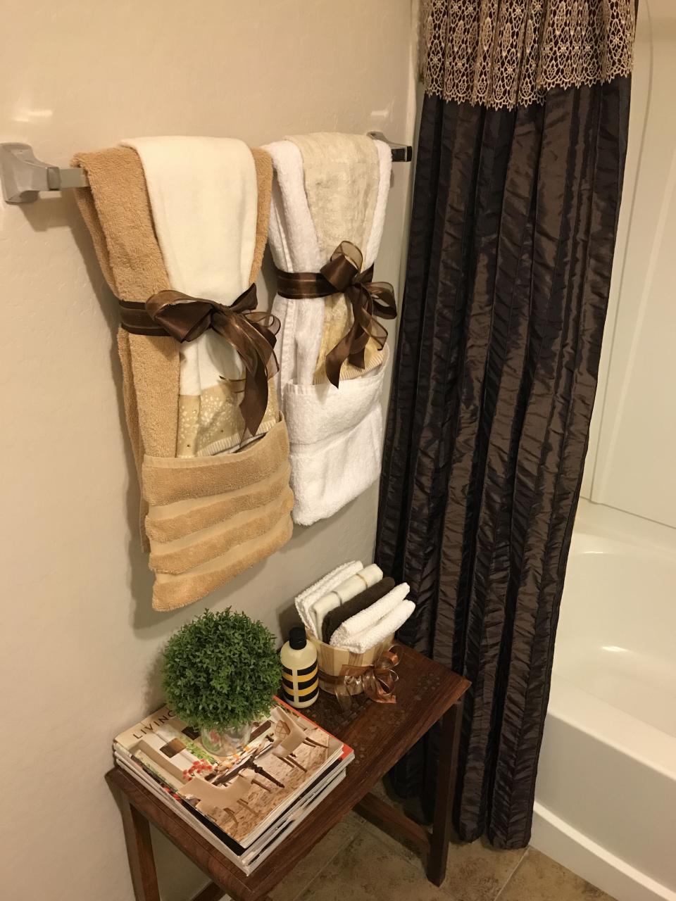 10+ Towel Hanging Ideas For Small Bathrooms