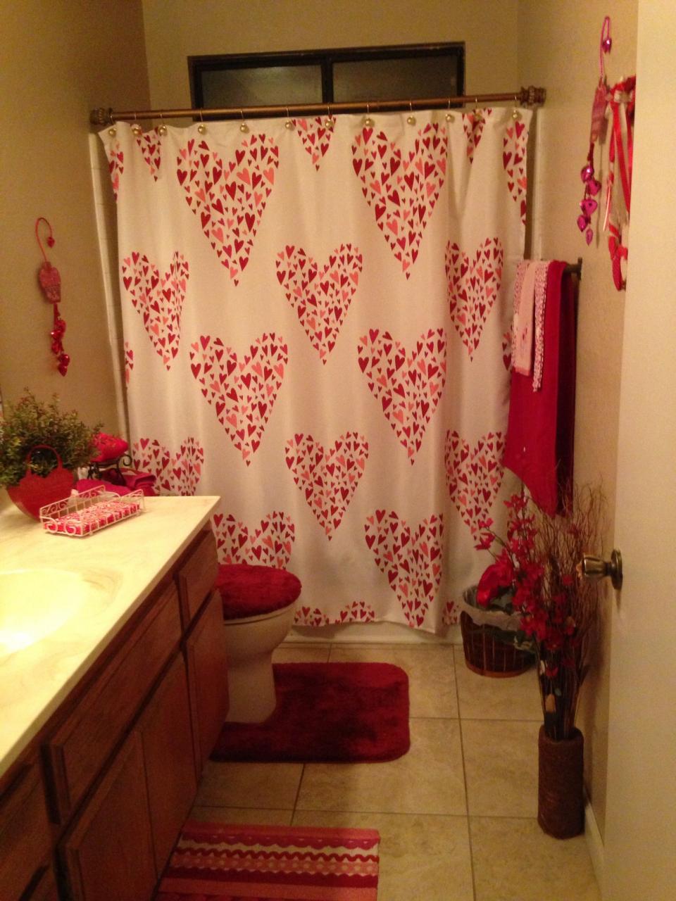 Valentines bathroom. Bathroom decor, Vday decor, Valentine theme