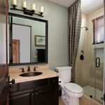35 Stunning Modern Bathroom Sets Inspirations / Guest