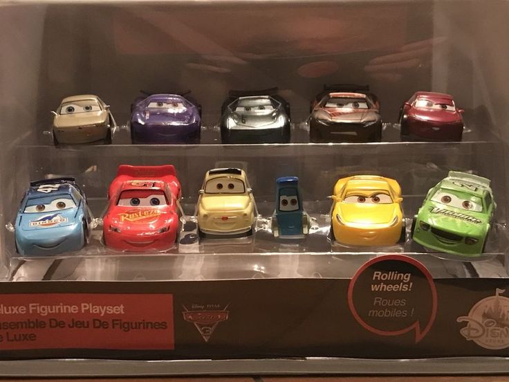 NEW DISNEY STORE PIXAR CARS 3 DELUXE PLAYSET 11 PC MOVIE CHARACTERS 