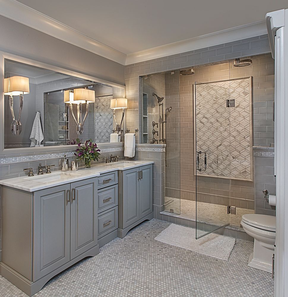To create the large and open master bath she envisioned, Anahi Hollis