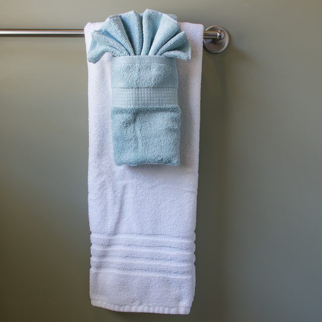 How to Display Towels Decoratively Hunker Bathroom towels display