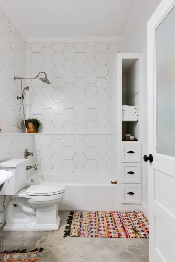 8 Ways to Brighten Up a Bathroom With No Windows Apartment Therapy