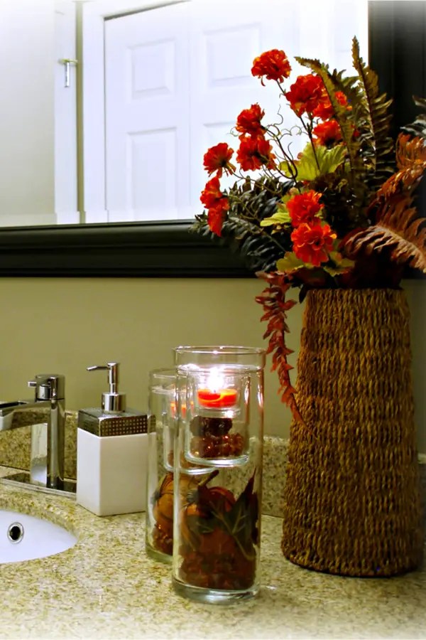 Warm & Cozy DIY Fall Bathroom Decor and Decorating Ideas