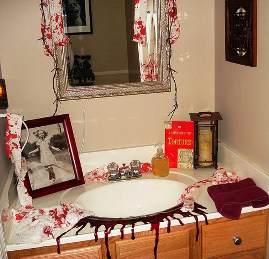 Halloween Decorations Bathroom to Scare Away Your Guests