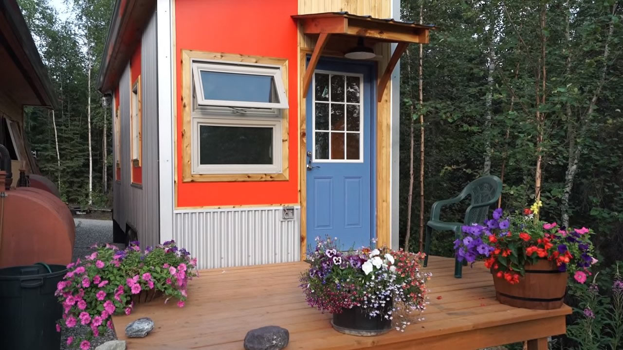 Mark's Modern Tiny House on Wheels in Alaska