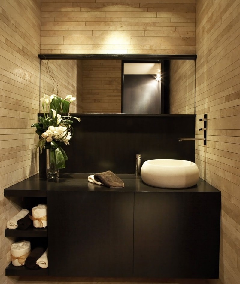 Sleek Bathrooms by Danelon Meroni