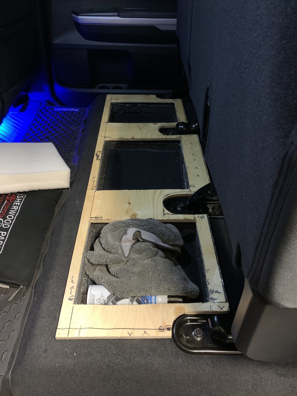 2019 toyota tundra crewmax under seat storage