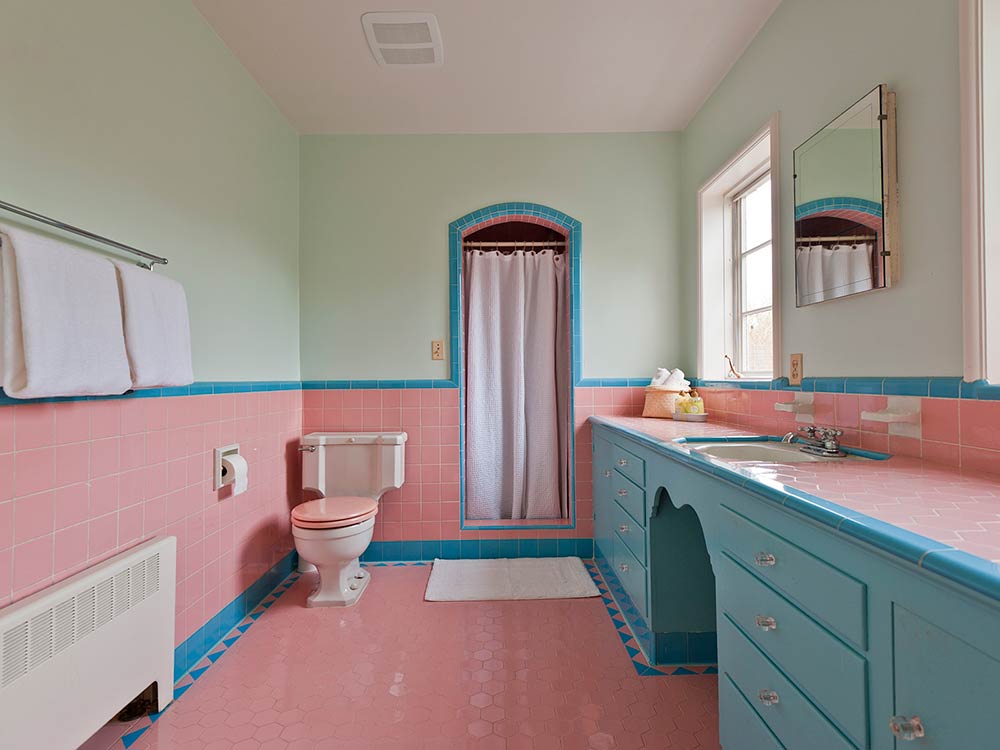Five vintage pastel bathrooms in this lovely 1942 capsule house